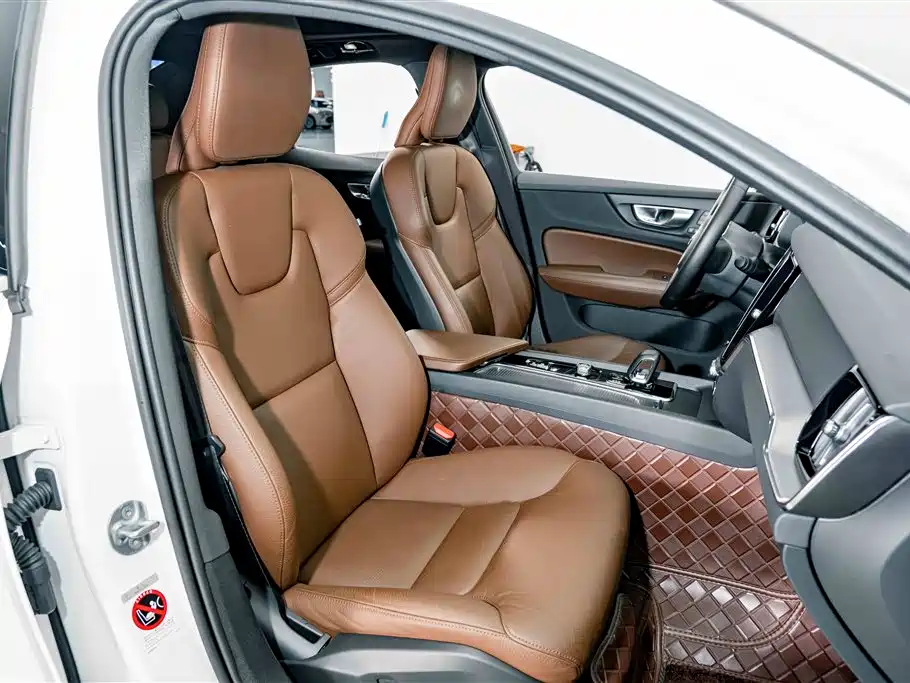 Volvo S60 2024 2024 B4 Elegance Luxury Edition