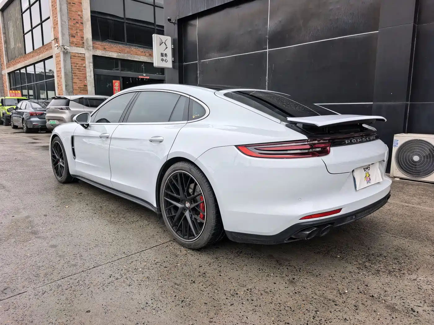 PORSCHE PANAMERA