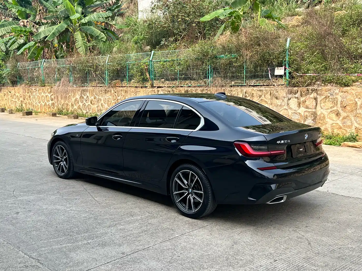 BMW 3 Series 2022 325Li M Sport Package фото 9