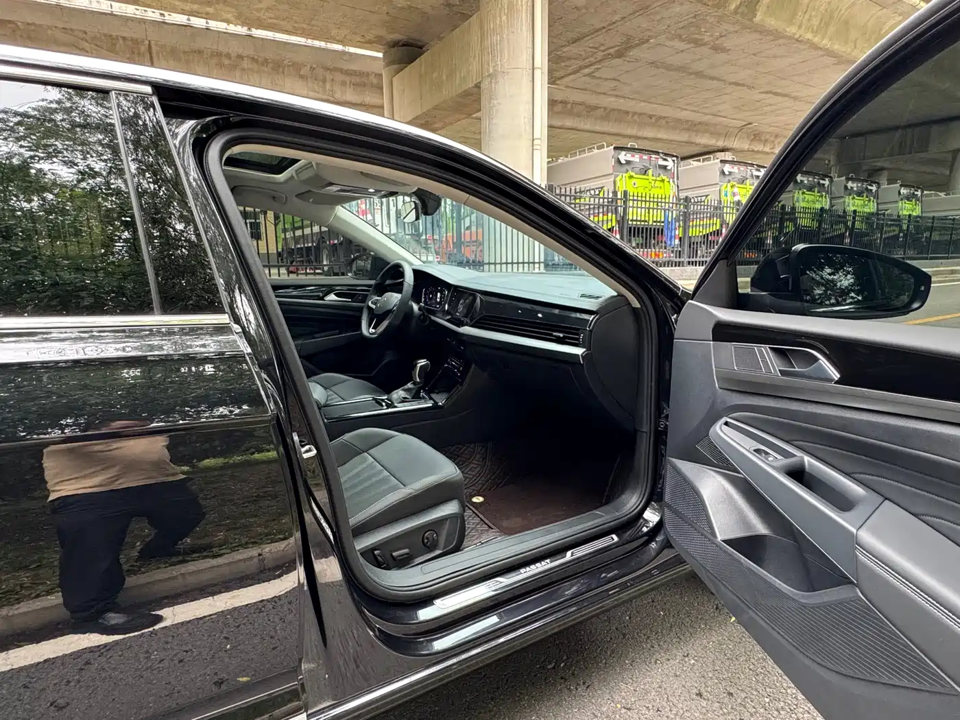 Volkswagen Passat 2025 Outstanding 380TSI Starlight Dragon Soaring Edition фото 18