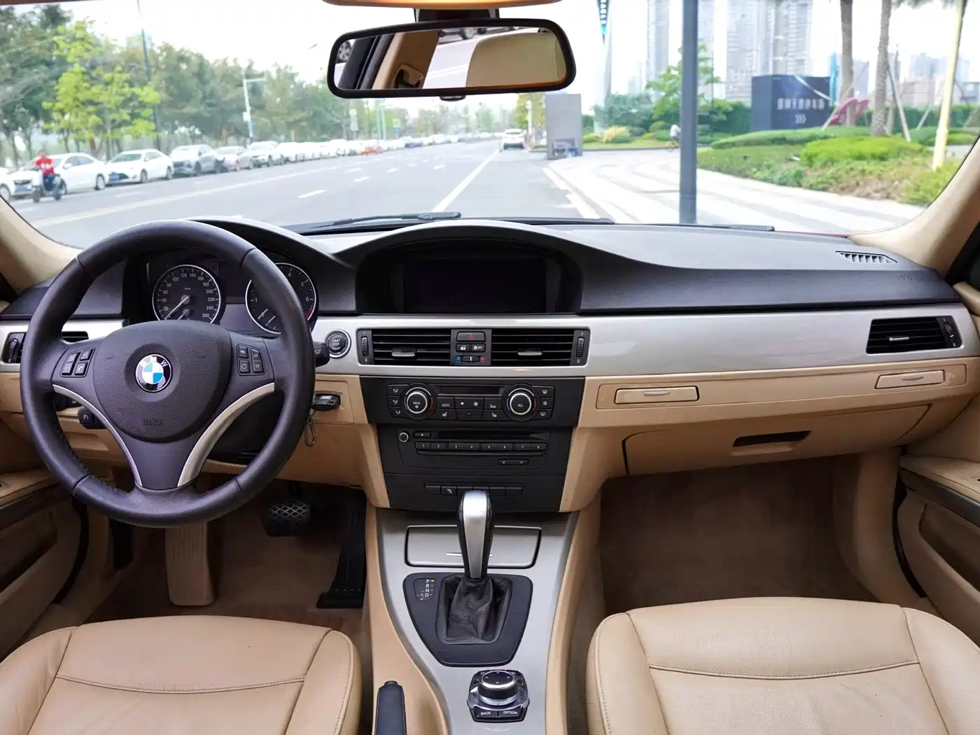 BMW 3 Series 2012 320i Luxury фото 7