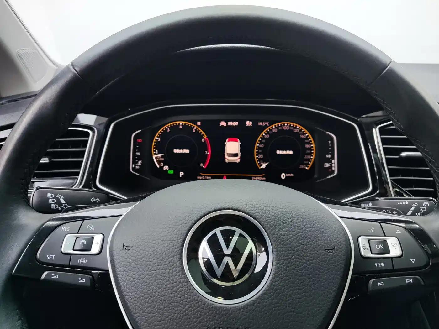 Volkswagen T-ROC 2021 280TSI DSG 2WD Comfort Smart Connect Edition фото 11