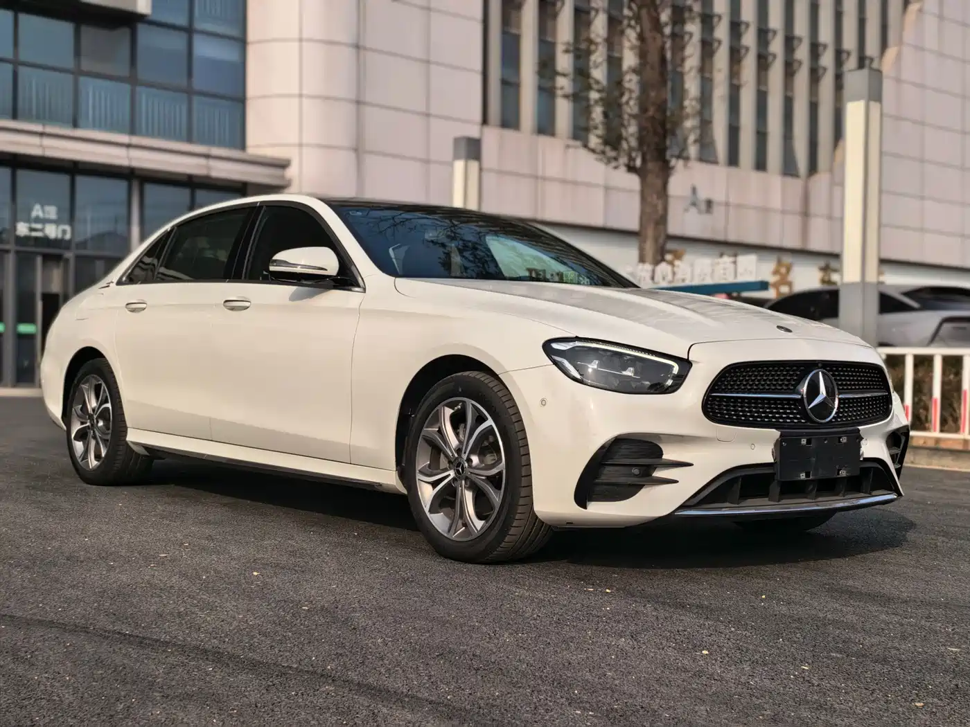 MERCEDES-BENZ E CLASS