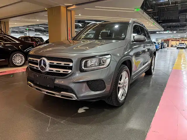 MERCEDES-BENZ GLB