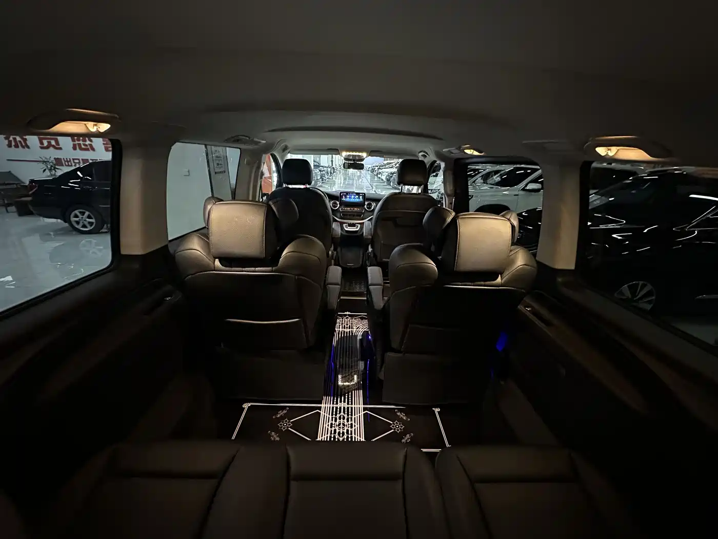 Mercedes-Benz Vito 2023 2.0T Elite 7-Seater фото 15