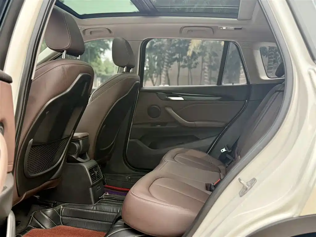 BMW X1 2020 sDrive25Li Leading Model фото 5