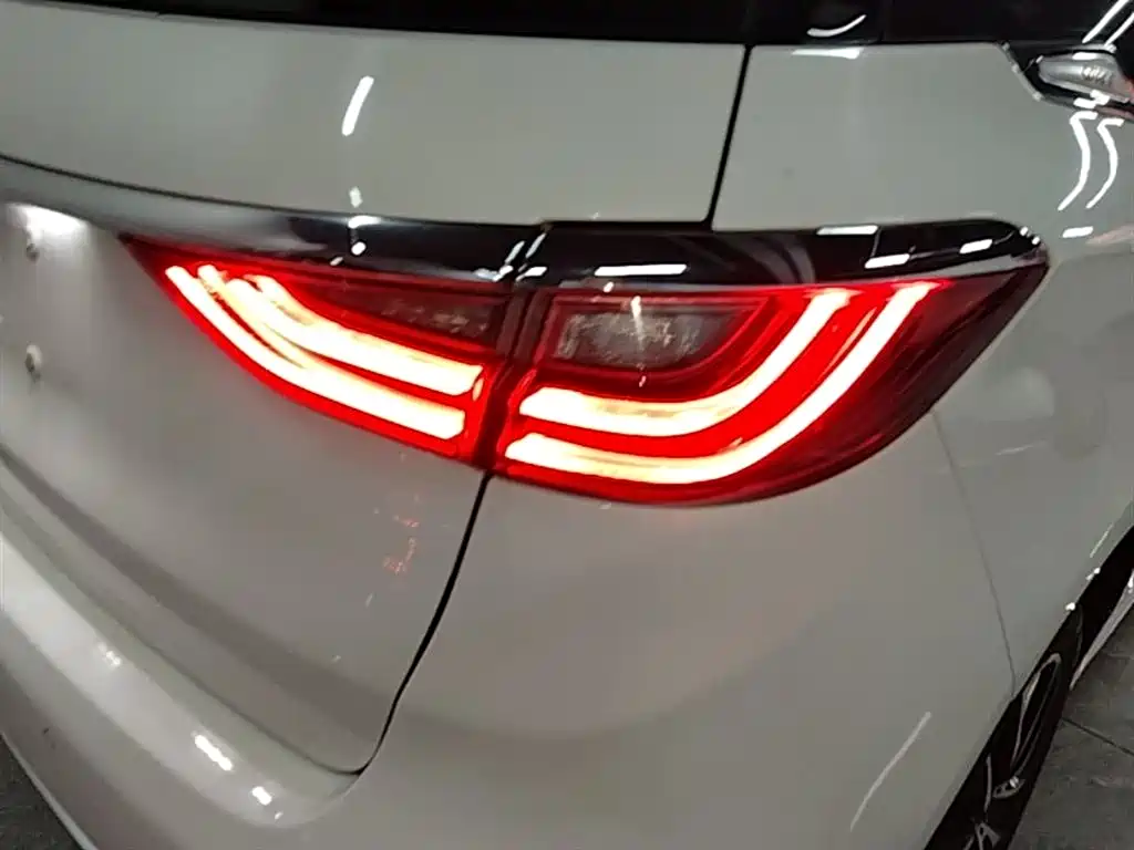 BYD Song MAX 2017 1.5T Auto Smart Luxury 7-Seater фото 8