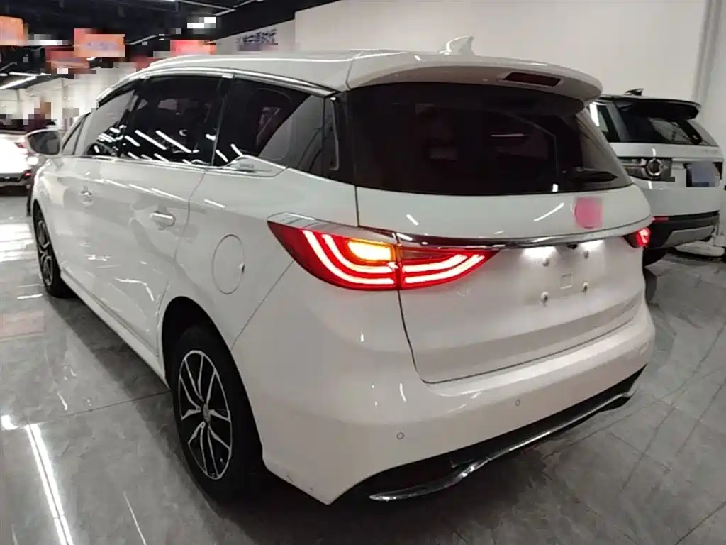 BYD Song MAX 2017 1.5T Auto Smart Luxury 7-Seater фото 5