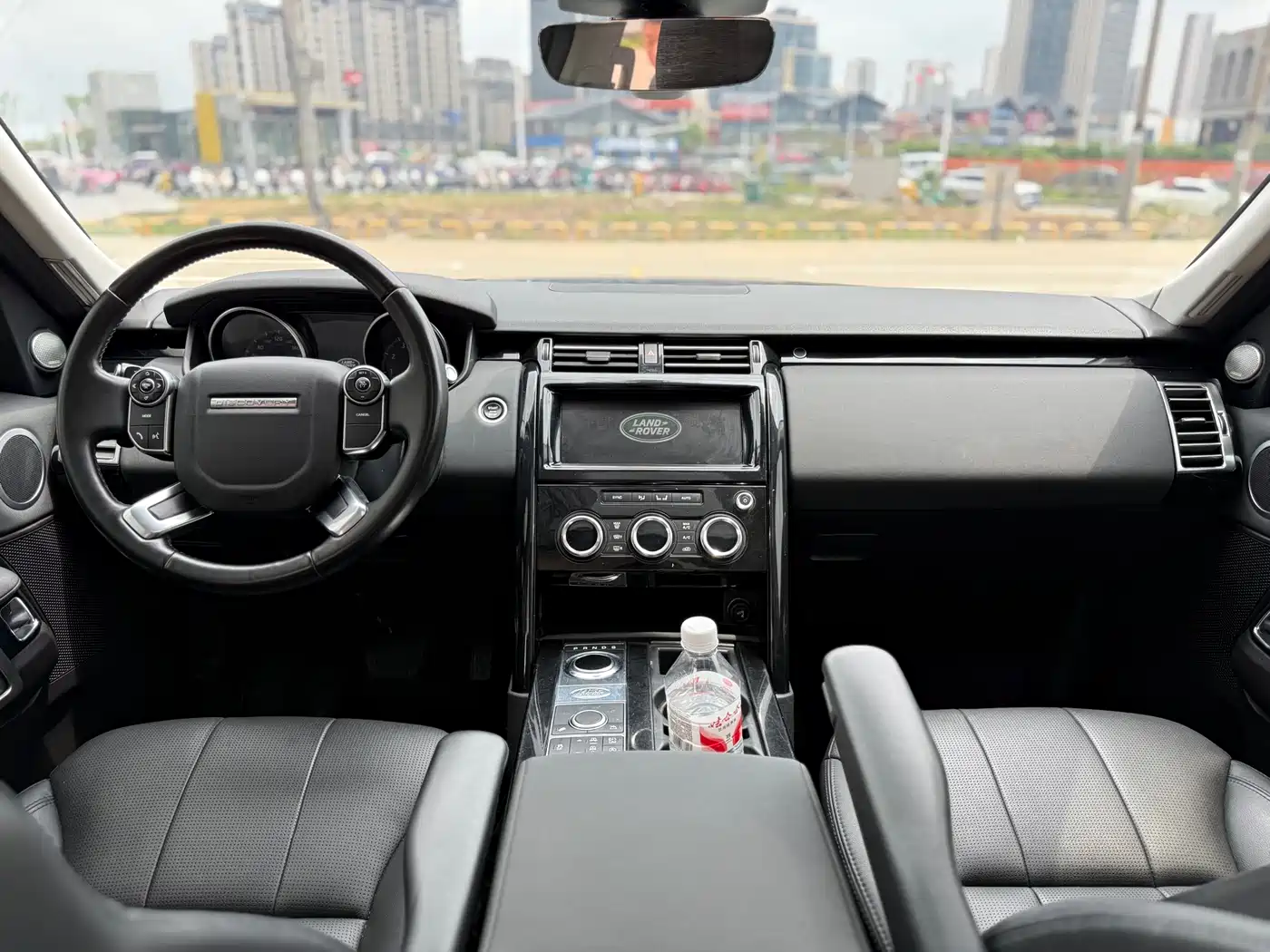 Land Rover Discovery 2017 3.0 SC V6 SE фото 5