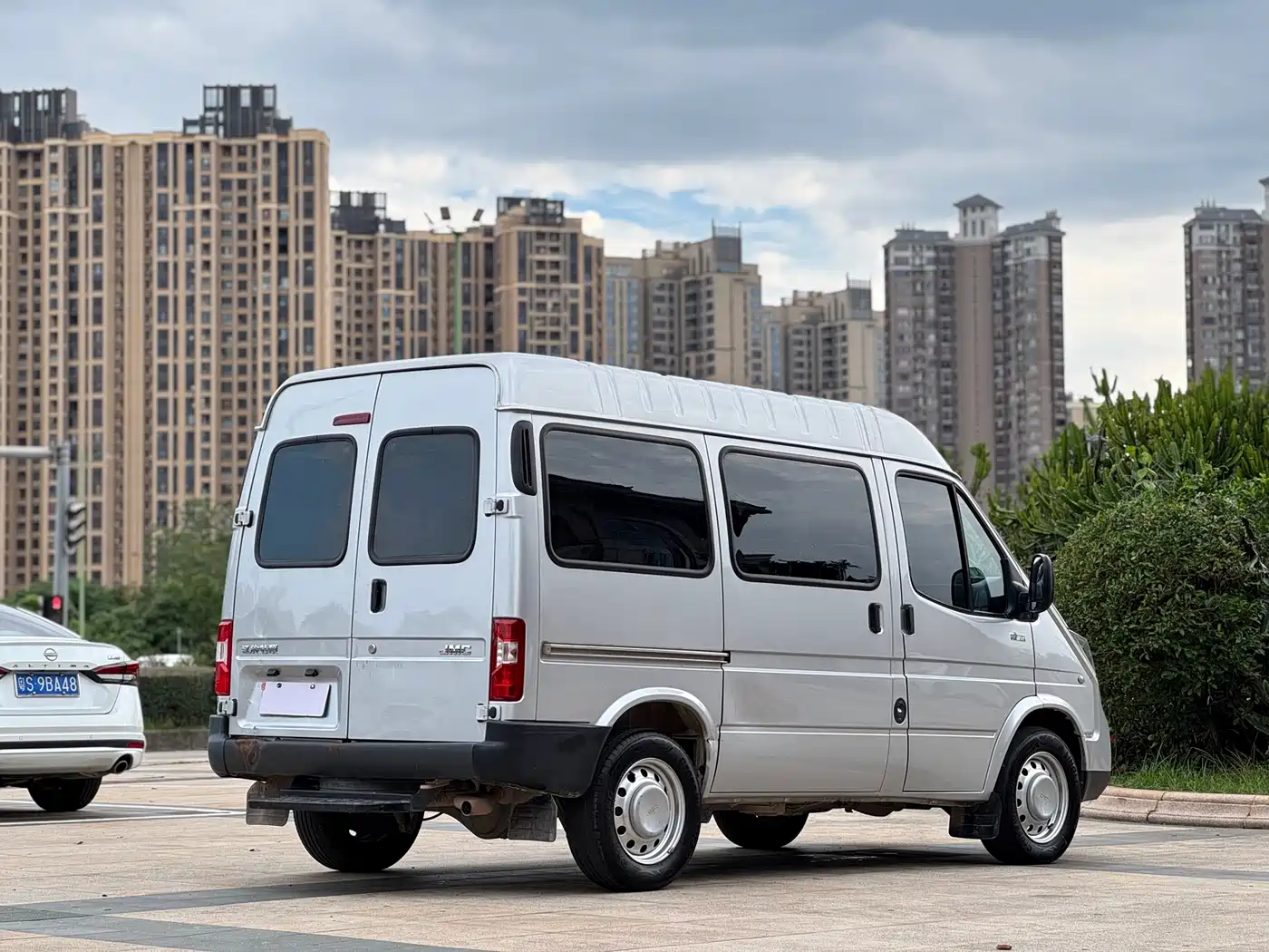 Jiangling Tesun 2023 2021 2.8T Space King Taurus Edition Short Wheelbase Medium-high Roof 6-seater Diesel China VI JX493