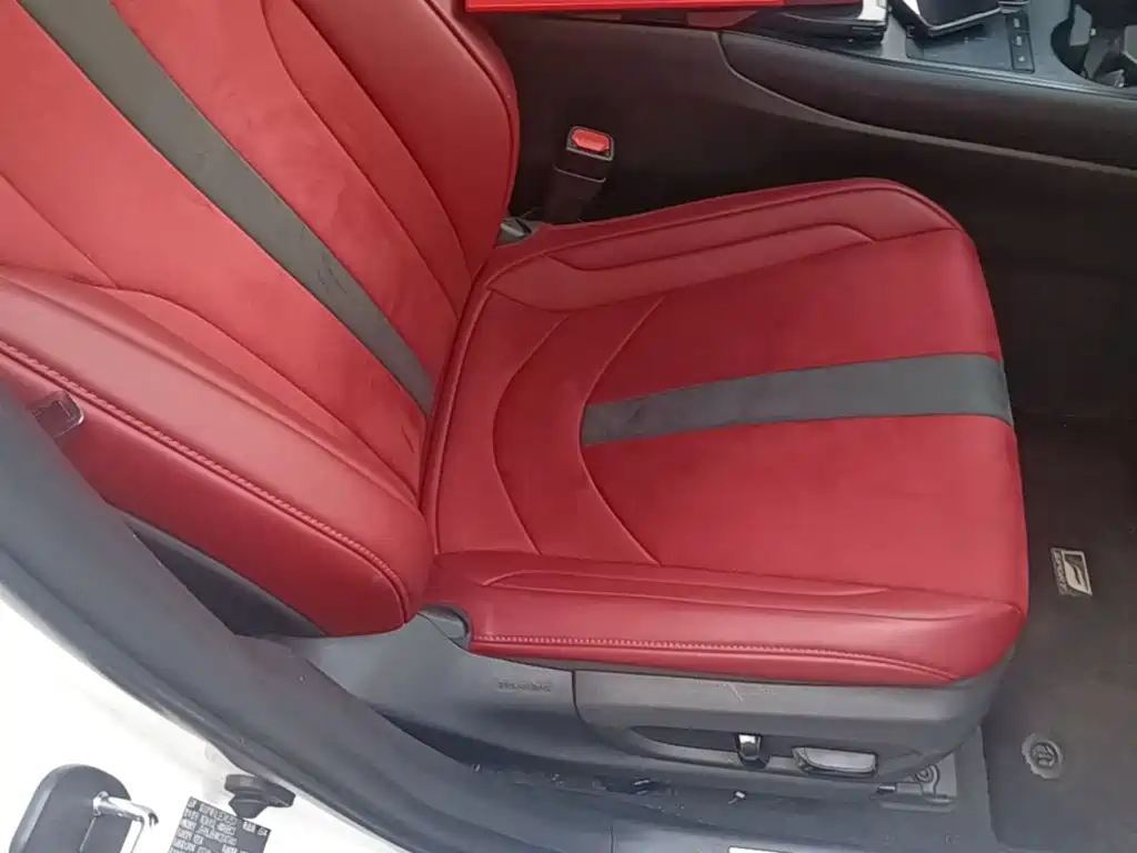 Photo 25 - Lexus UX