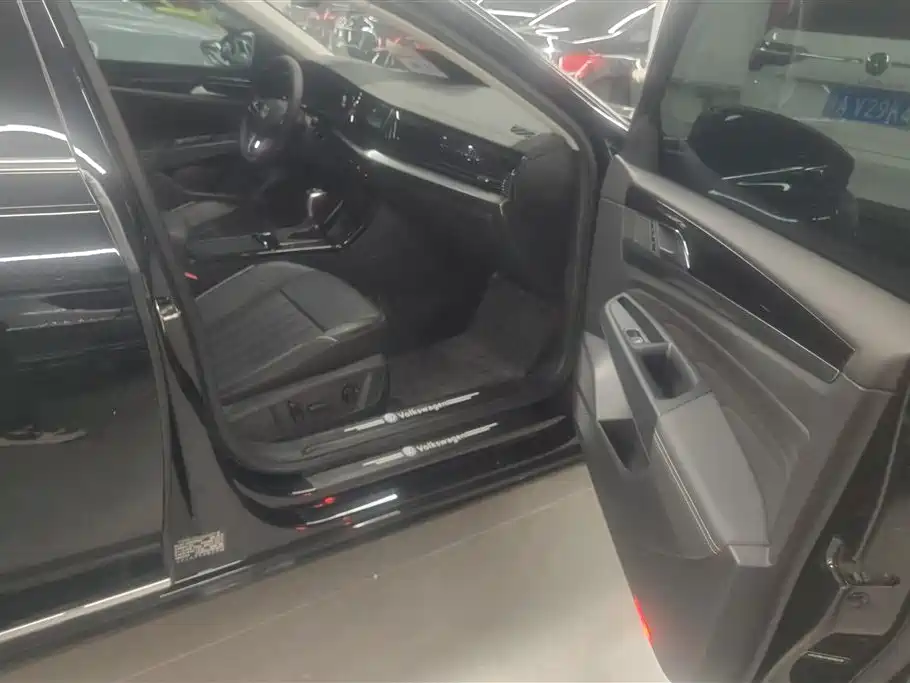 Volkswagen Passat 2023 330TSI Starlight Elite Edition фото 8
