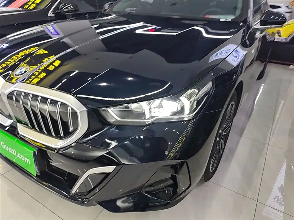 BMW 5 Series 2024 525Li M Sport Package фото 24
