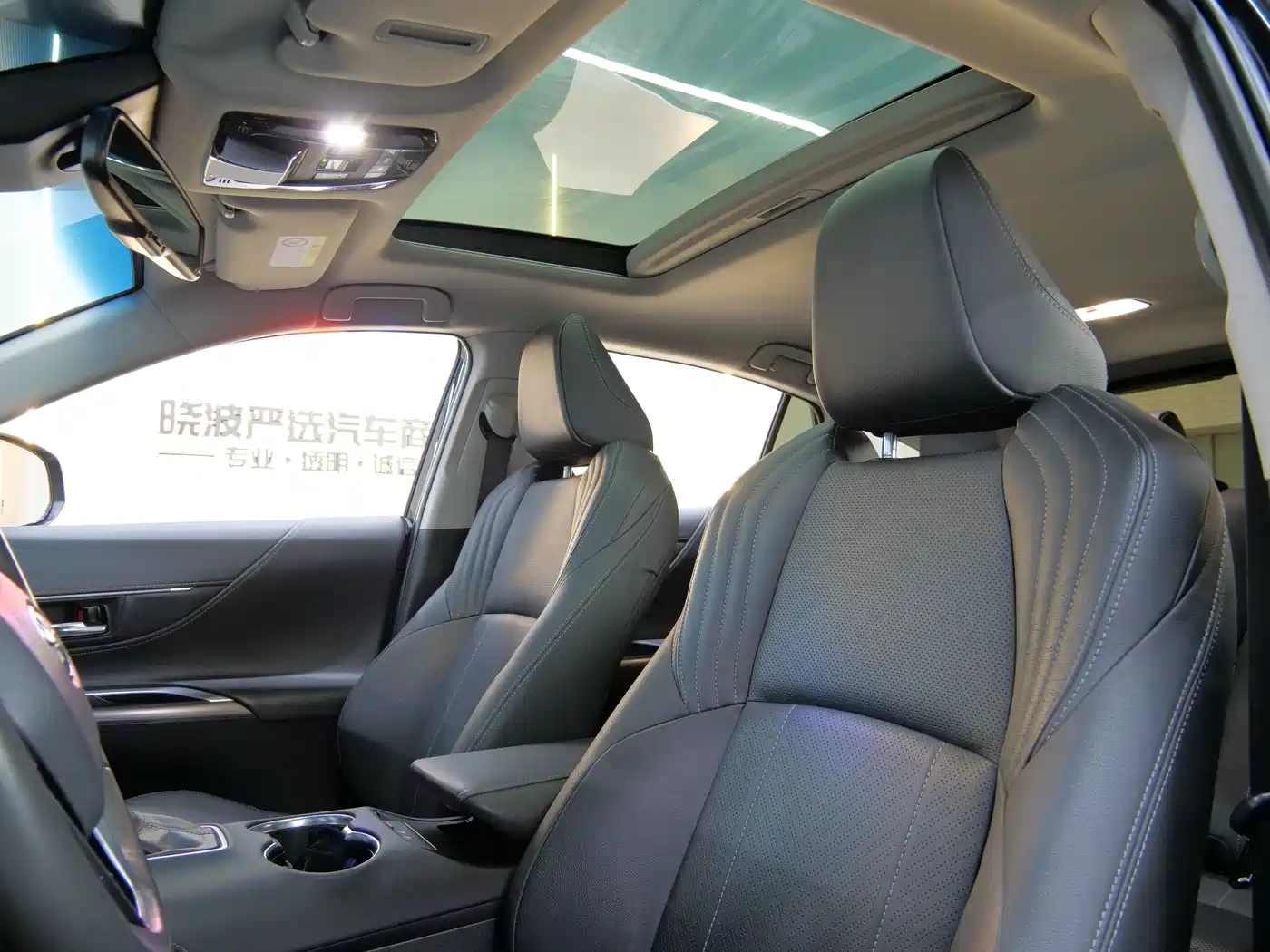 Toyota Lingfang HARRIER 2023 2.0L CVT 2WD Luxury Edition фото 9