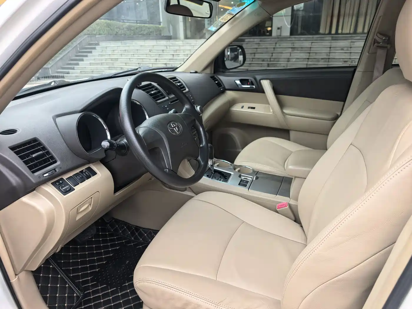 Toyota Highlander 2012 2.7L 2WD 5-seater Elite Edition фото 8