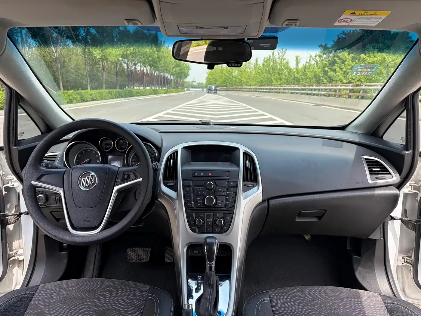 Buick Excelle 2014 XT 1.6L Automatic Fashion фото 6