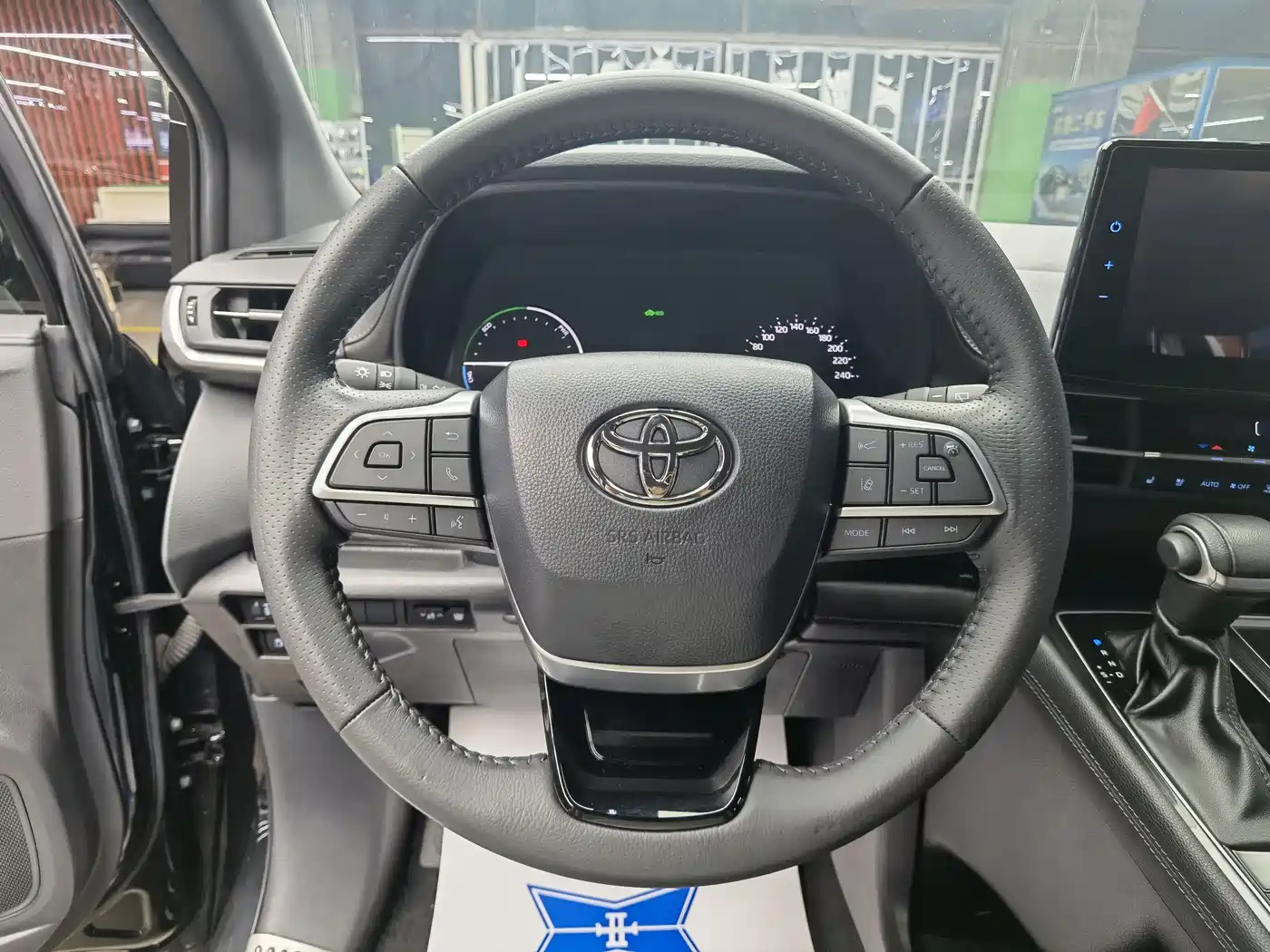 Toyota Sienna 2021 2.5L Hybrid Premium Edition фото 12