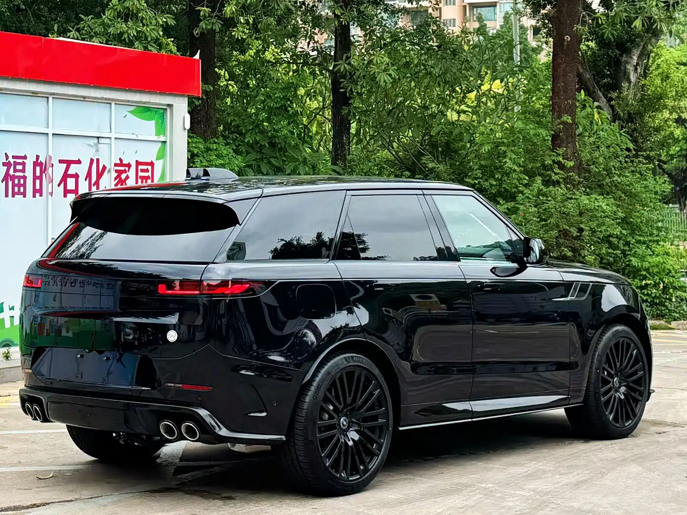 Land Rover Range Rover Sport 2025 4.4 V8 SV Edition Two фото 23