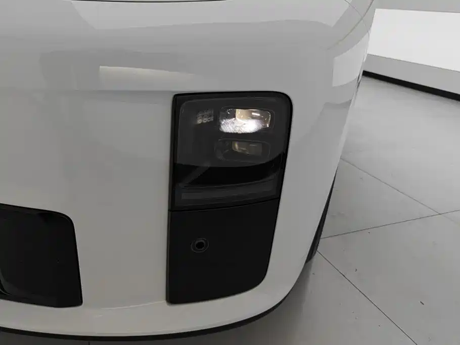 Li Auto i6 2026 2025 2WD Base Model
