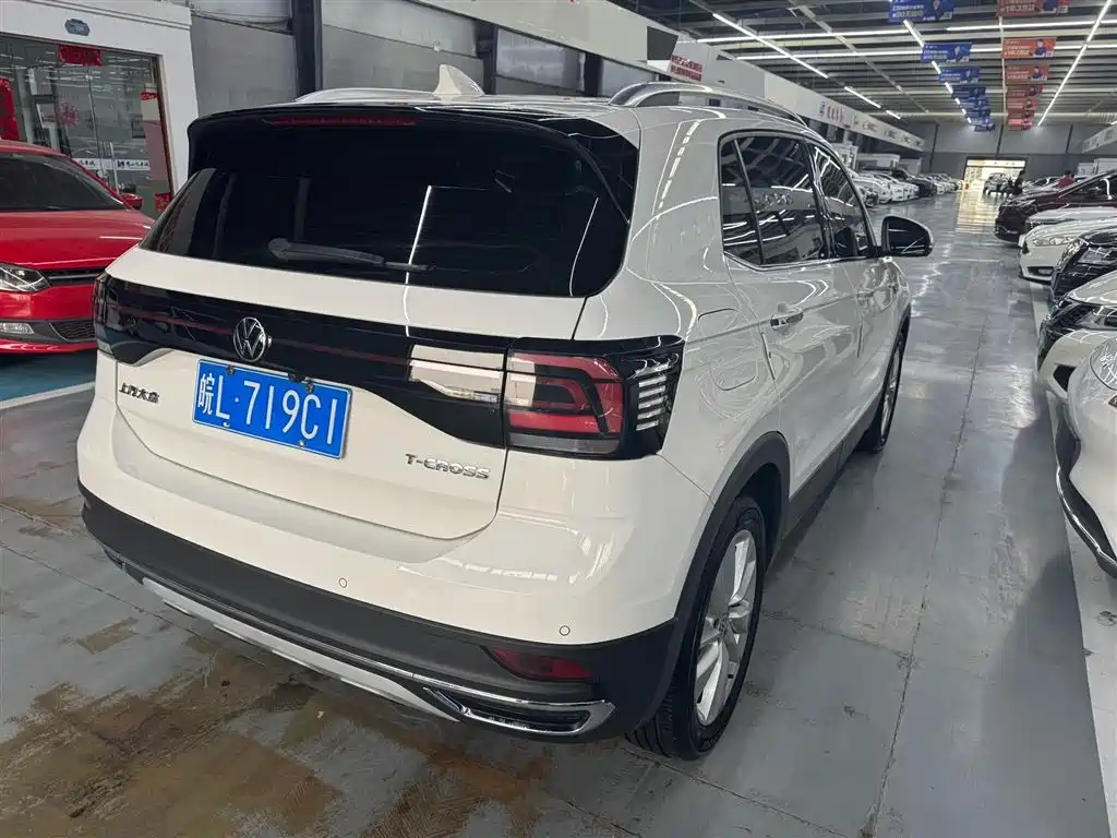 Volkswagen T-Cross 2019 1.5L Automatic Comfort Edition фото 9