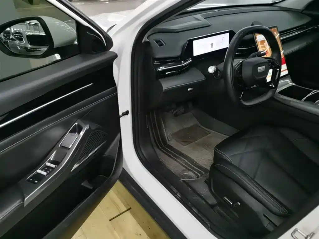 Geely Galaxy Galaxy L6 2024 125km PLUS Soaring Dragon Edition фото 16