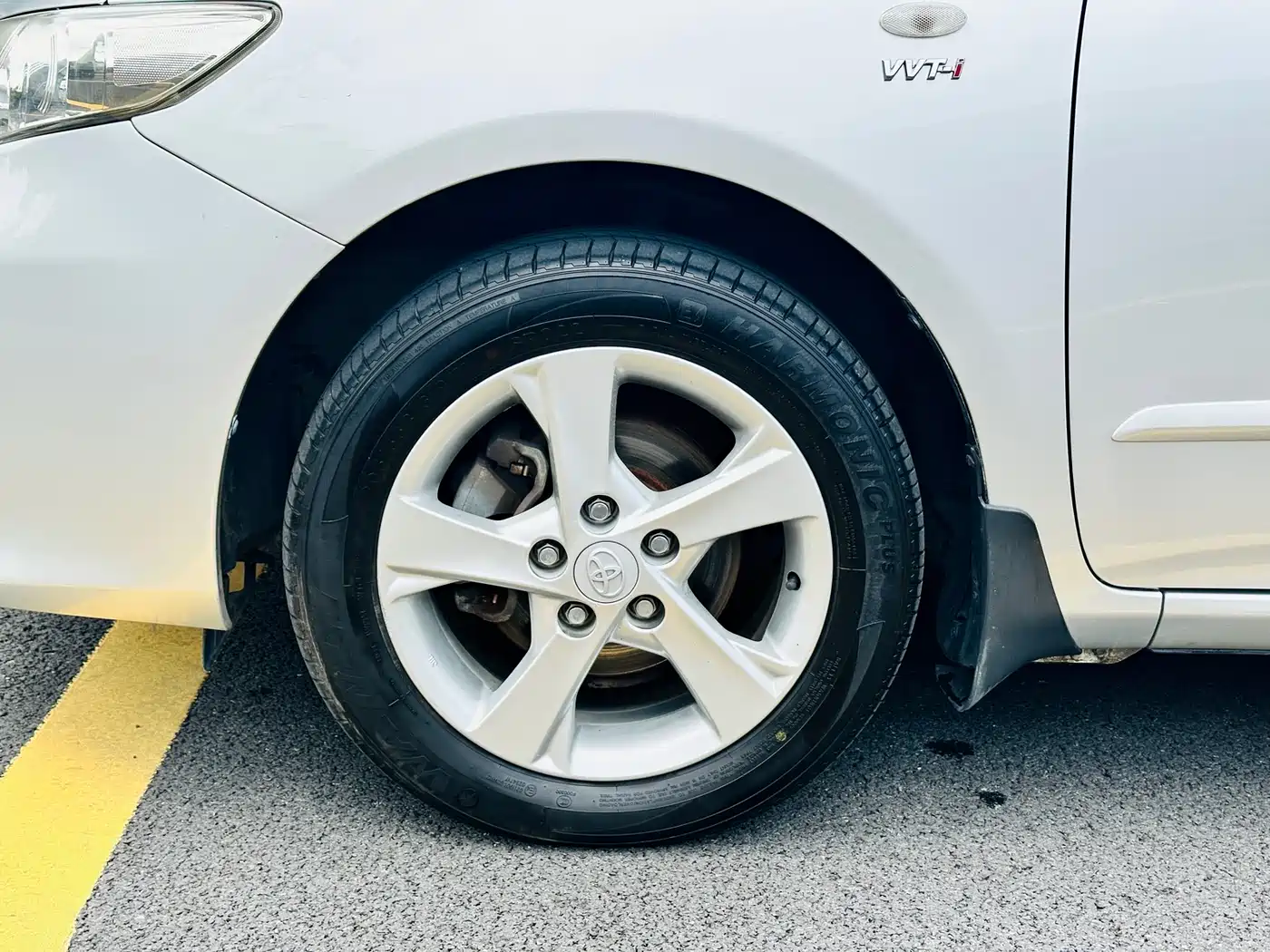 Toyota Corolla 2011 1.8L CVT GL-i Commemorative Edition фото 6