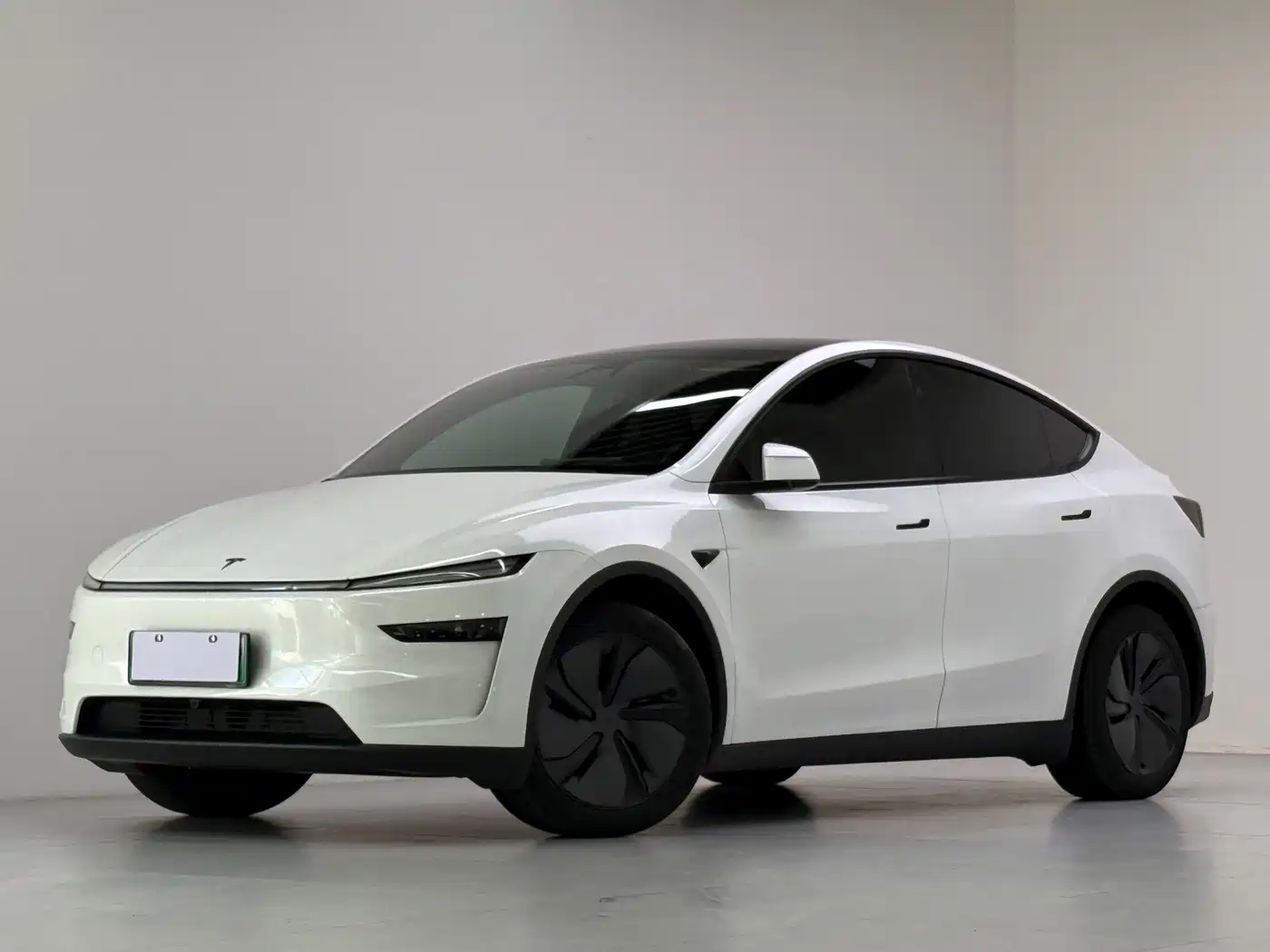 Tesla Model Y 2026 Rear-Wheel Drive