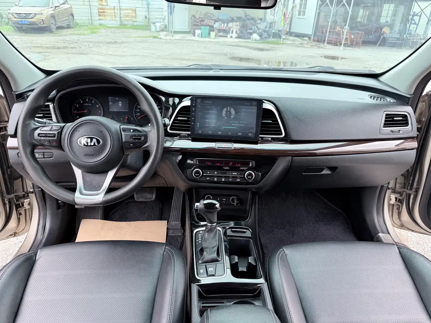 KIA K4
