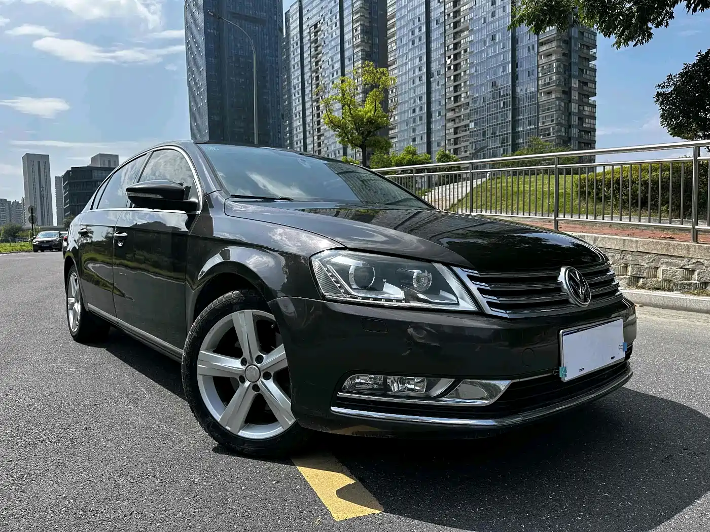Volkswagen Magotan 2013 2.0TSI Luxury фото 2