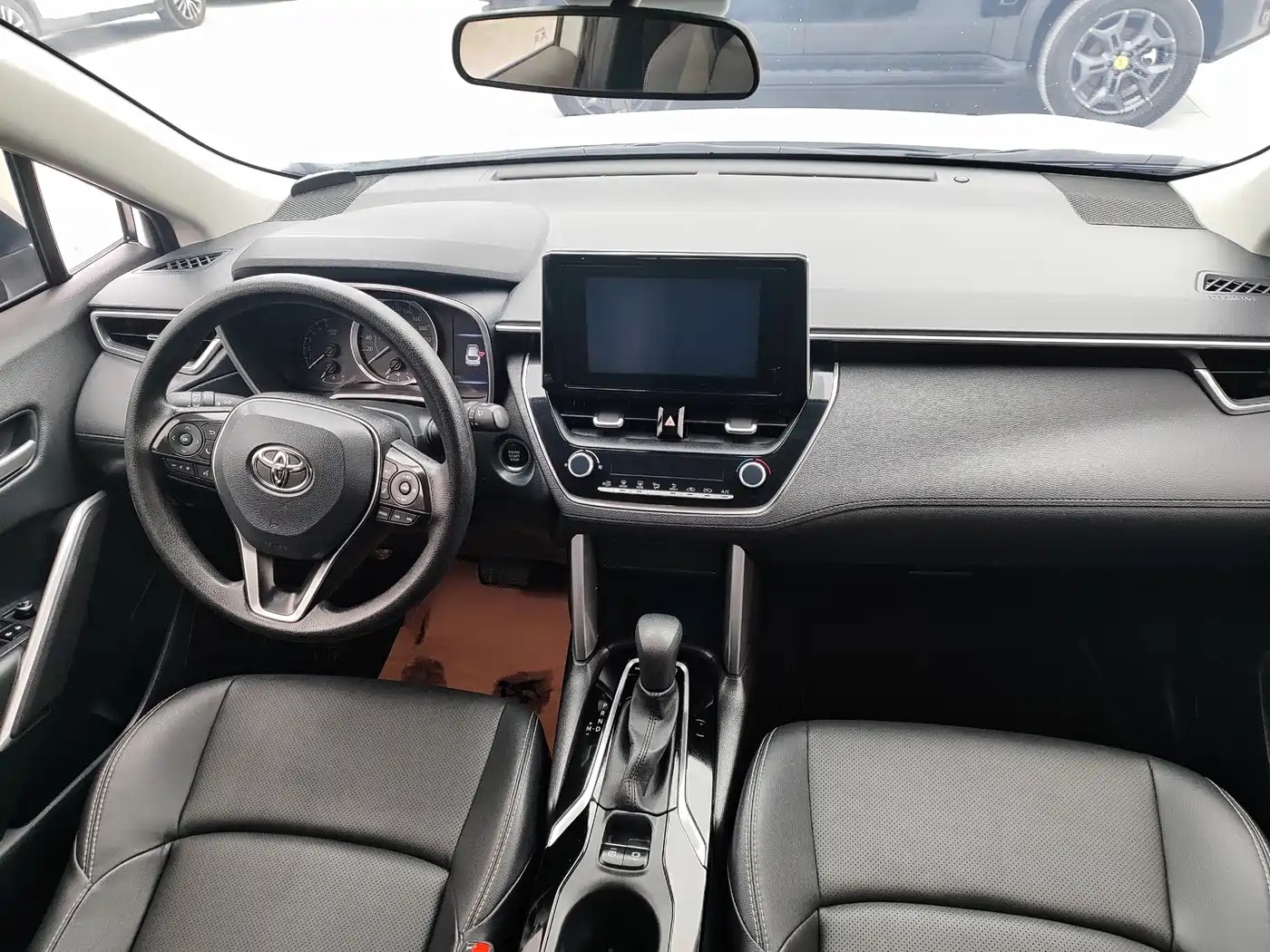 Toyota Frontlander 2023 2.0L CVT Luxury Edition фото 12