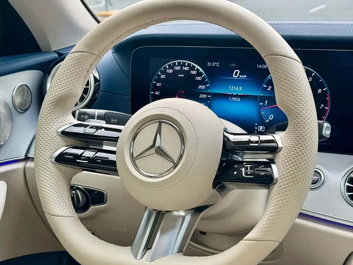 MERCEDES-BENZ E CLASS