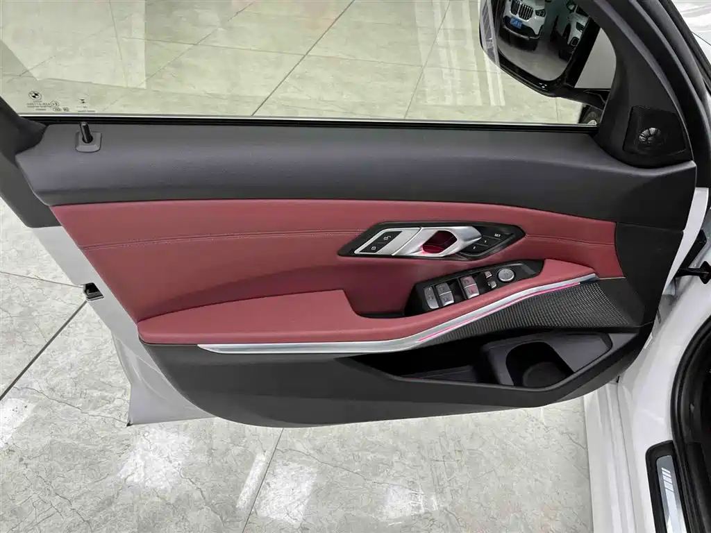 BMW 3 Series 2023 320Li M Sport Package фото 10