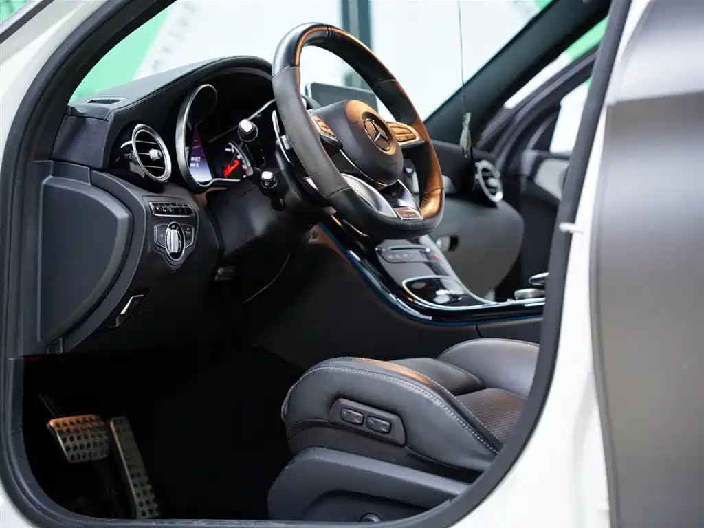 Mercedes-Benz C-Class AMG 2015 AMG C 63 фото 25