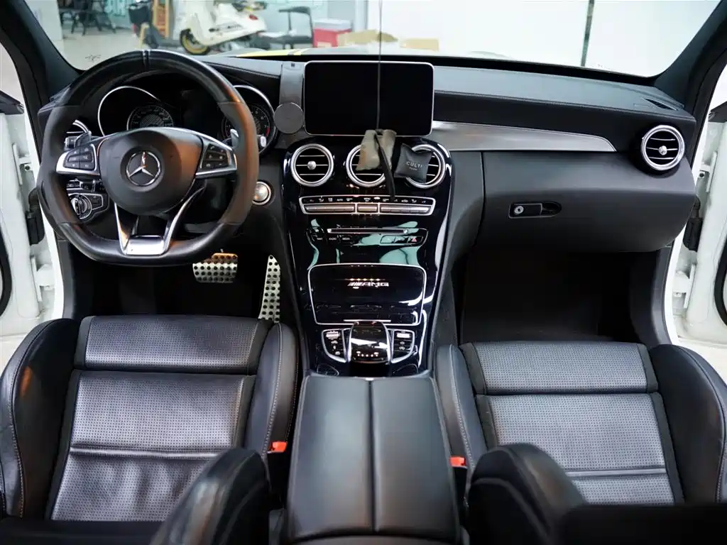 Mercedes-Benz C-Class AMG 2015 AMG C 63 фото 44