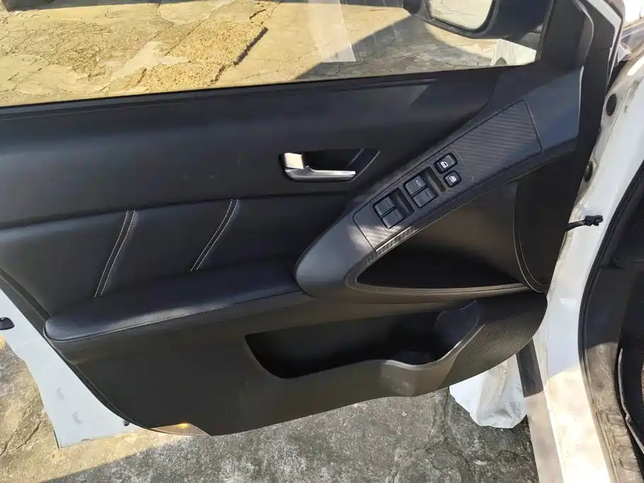 Luxgen U6 SUV 2014 2014 1.8T Fashion