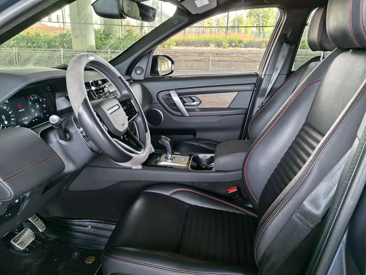 LAND ROVER DISCOVER SPORTS