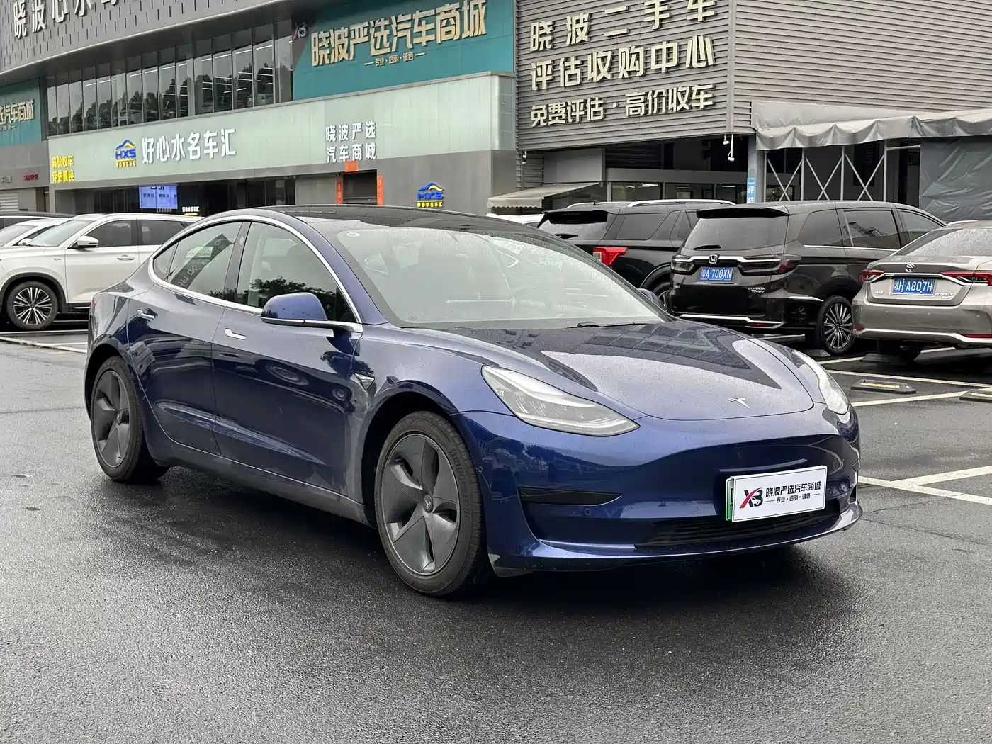 TESLA MODEL 3