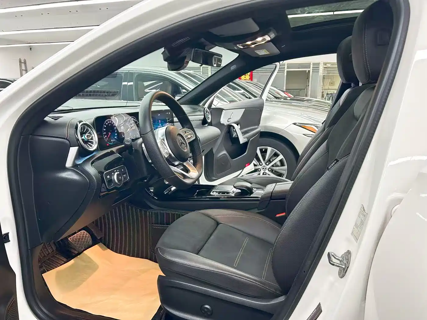 Mercedes-Benz A-Class 2019 A 200 L Sport Sedane Pioneer Special Edition фото 7