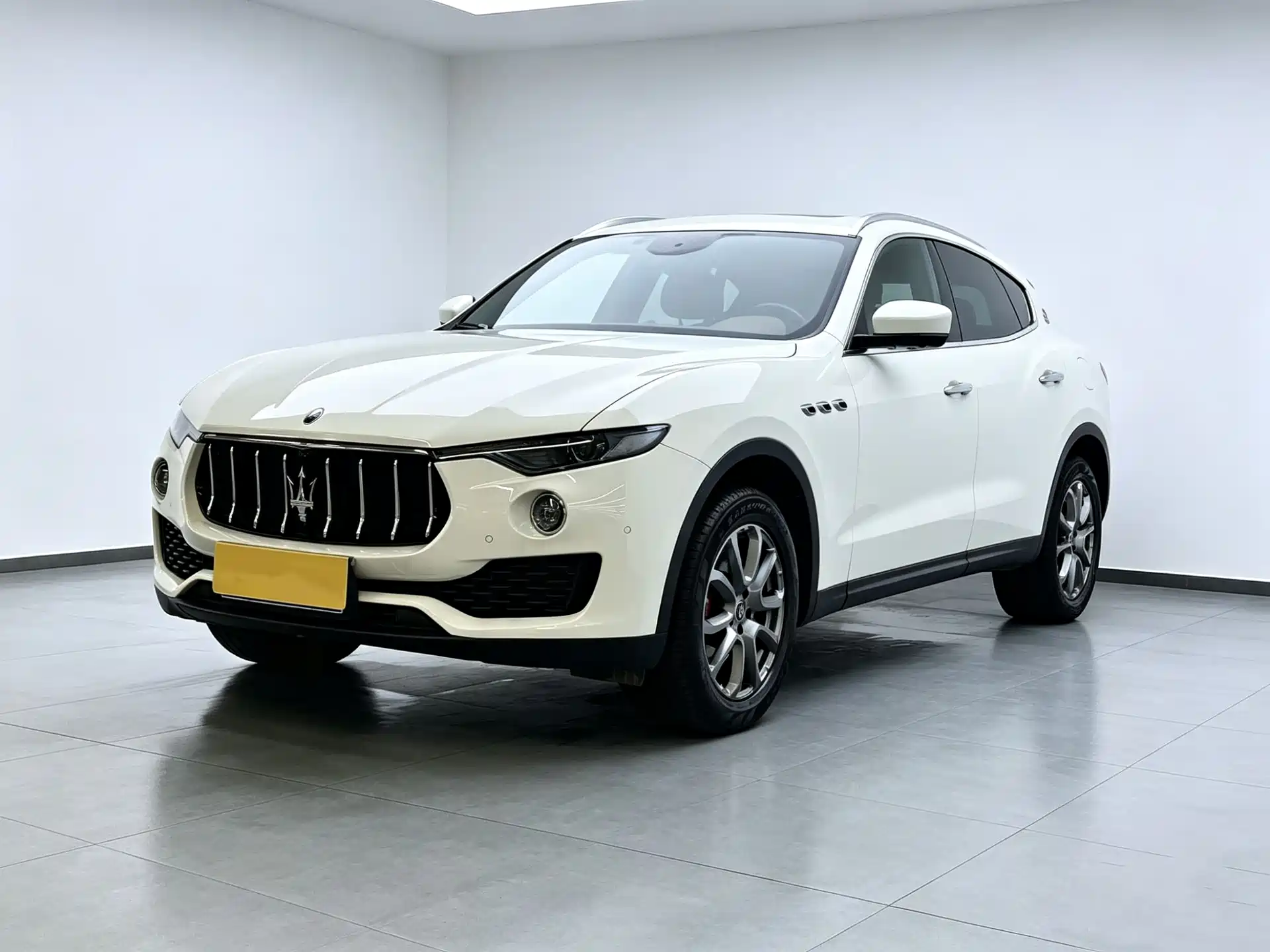 Photo 1 - Maserati Levante