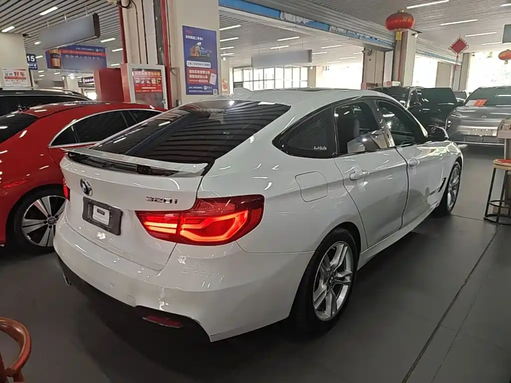 BMW 3 Series GT 2021 2020 320i M Sport Package