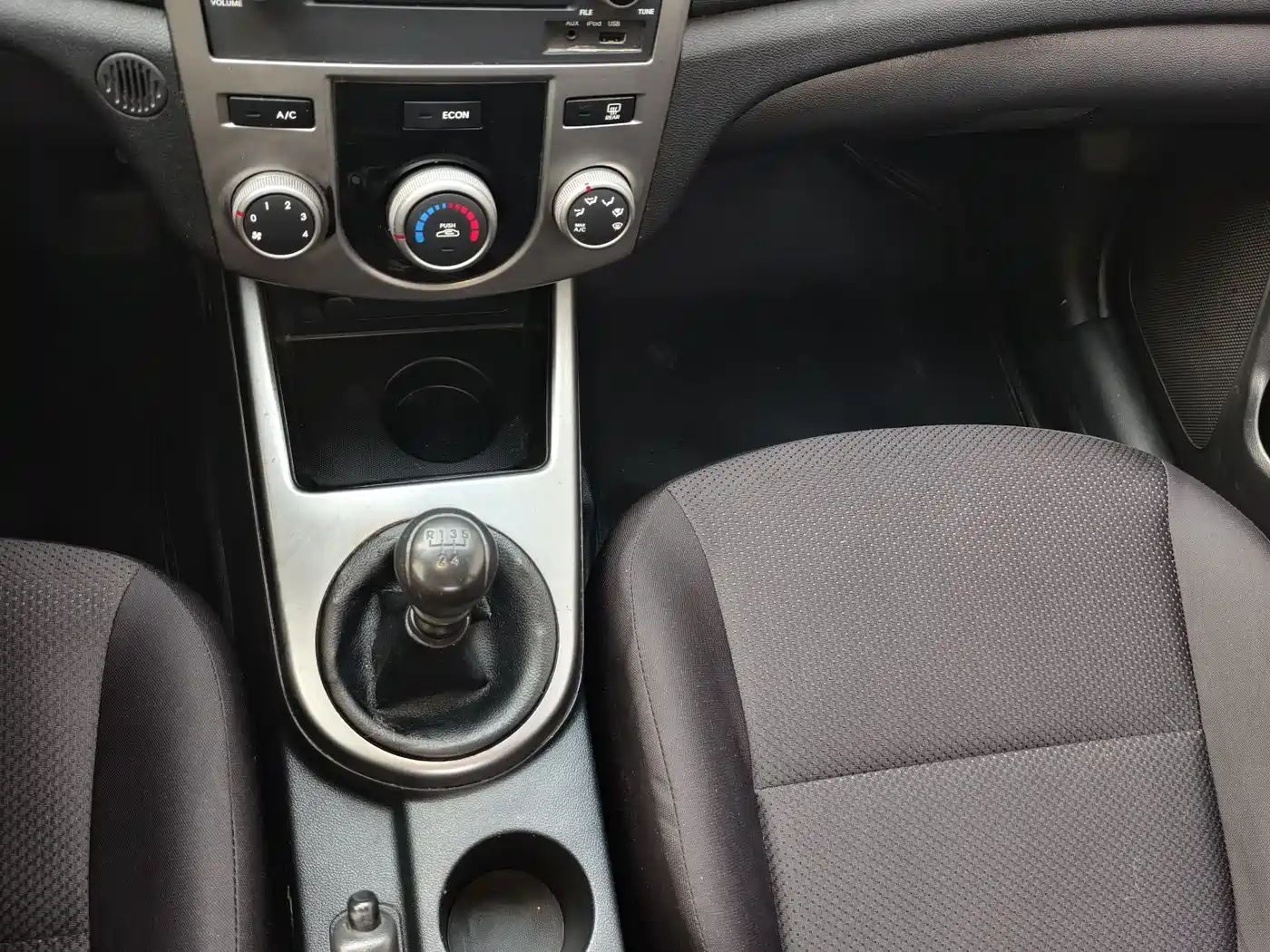 Kia Forte 2012 1.6L MT GL Commemorative Edition фото 9
