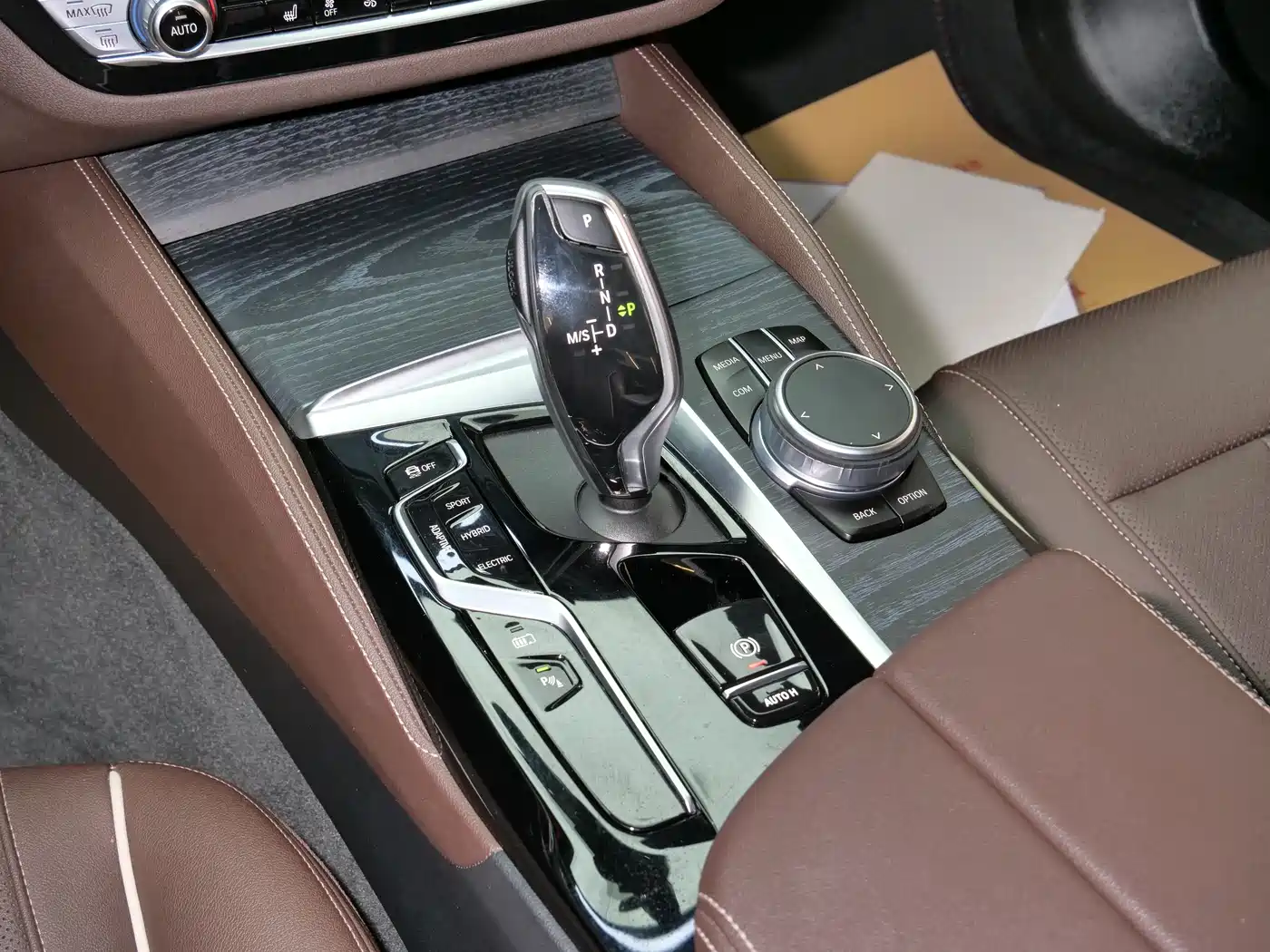 BMW 5 Series New Energy 2022 535Le M Sport Package фото 24