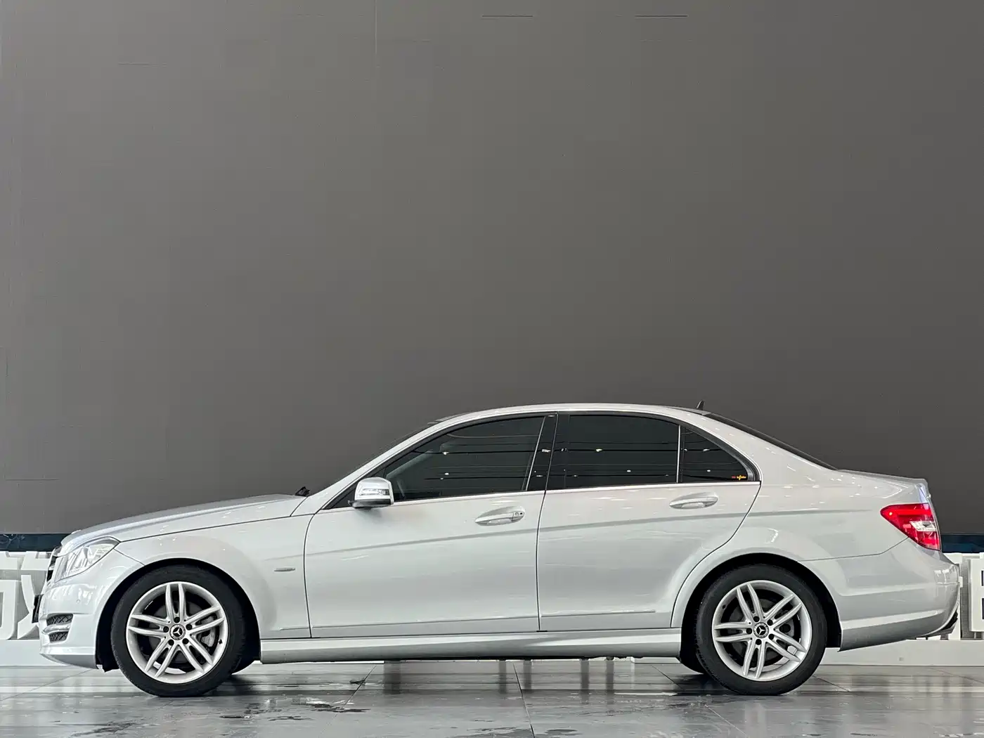 Mercedes-Benz C-Class 2013 C 260 Fashion Grand Edition фото 3