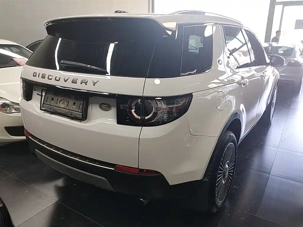 Land Rover Discovery Sport 2016 2.0T HSE фото 7