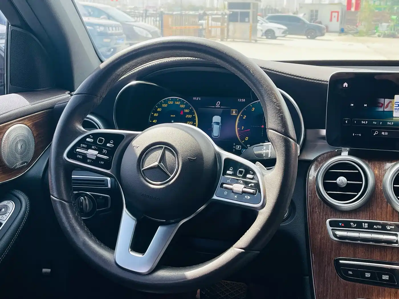 Mercedes-Benz GLC 2021 GLC 300 L 4MATIC Sporty фото 8