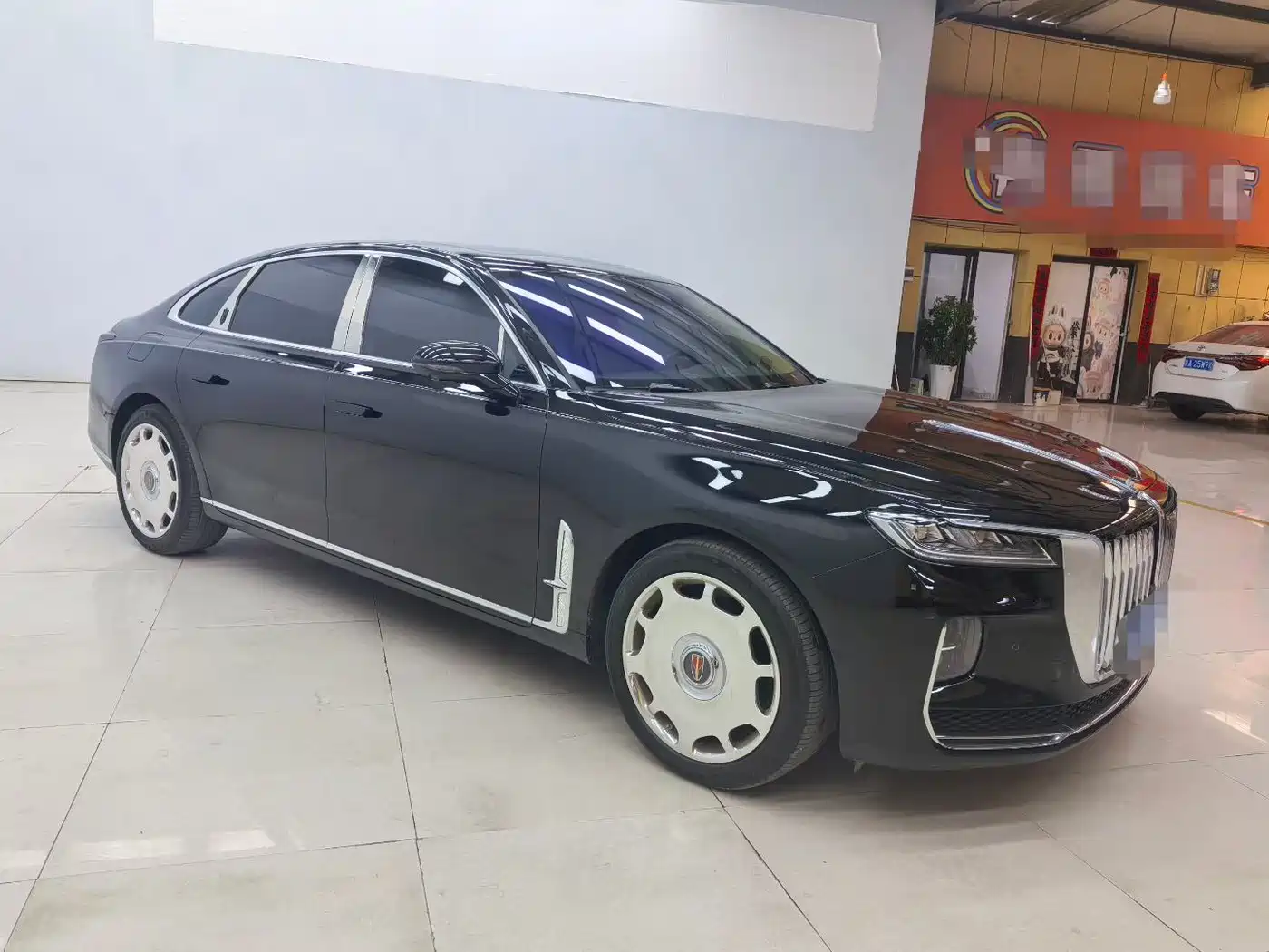 Hongqi H9 2023 Model 2.0T Smart Connect Flagship Edition фото 3