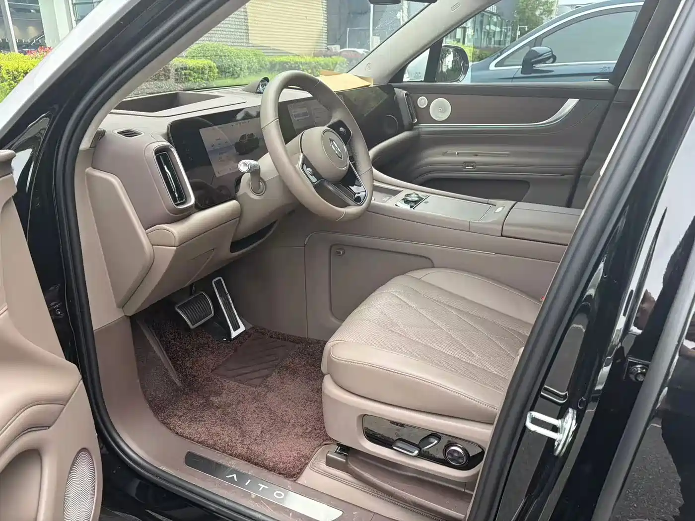 AITO Wenjie AITO M9 2024 Range Extender Ultra 52kWh 6-seater фото 4
