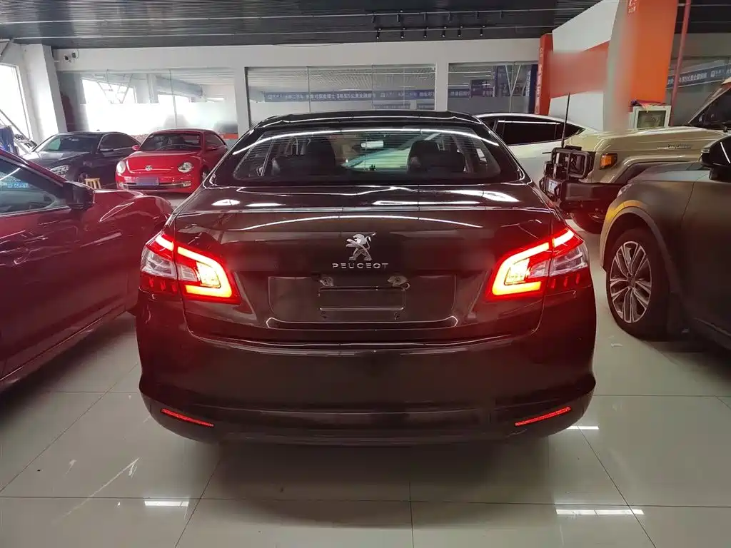 Peugeot 408 2014 1.8L Automatic Luxury Edition фото 4