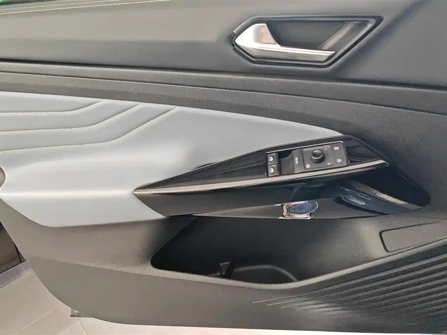 Volkswagen ID.4 X 2021 Pure+ Long Range Edition фото 7