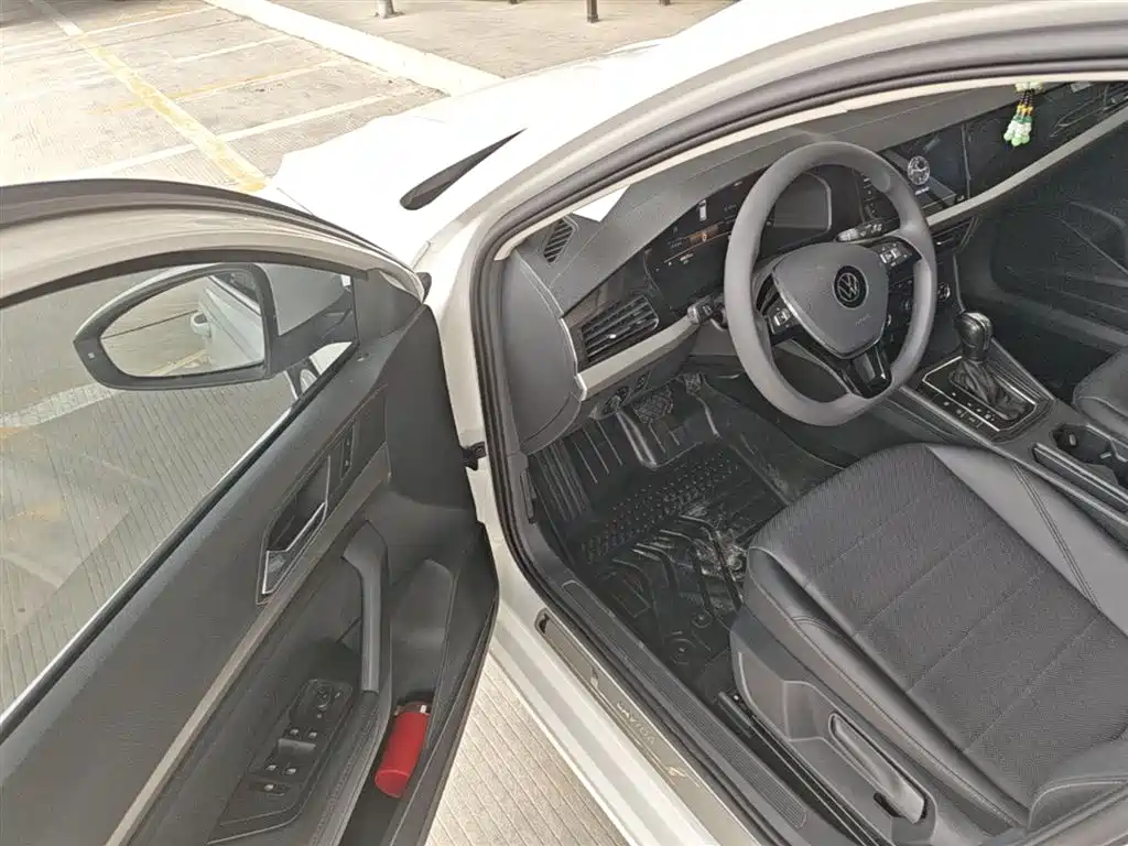Volkswagen Lavida 2022 1.5L Auto Comfort Edition фото 16